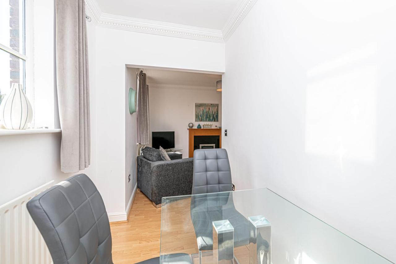 Tower View Apartment Chester Luaran gambar